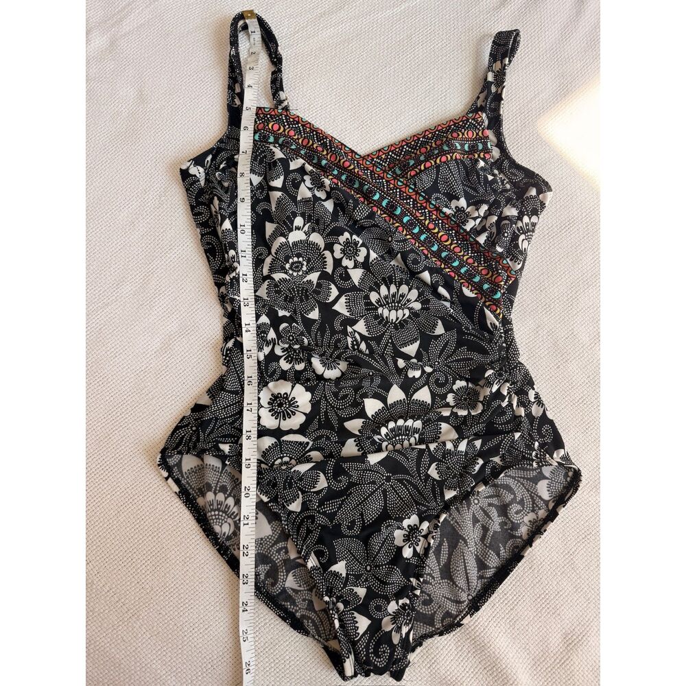 Black and White Floral One-Piece Swimsuit - Picture 5 of 9
